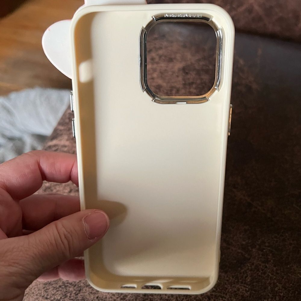 iPhone Hello Kitty Silicone Case - Picture 3 of 6